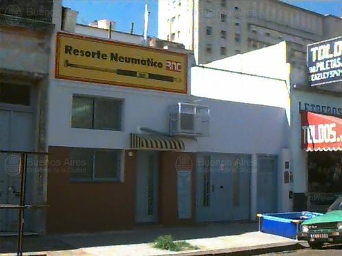 Frente de BEAZLEY 3751 desde la vía pública
