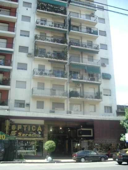 Frente de RIVADAVIA AV. 5336 desde la vía pública