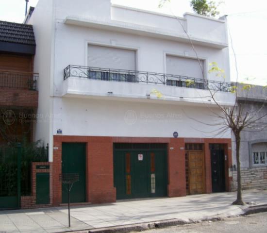 Frente de RIGLOS 1037 desde la vía pública