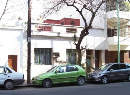 Frente de RIGLOS 831 desde la vía pública