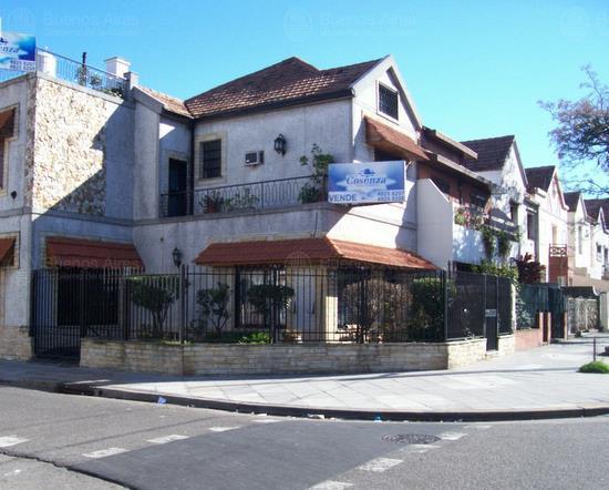 Frente de MORENO, JOSE MARIA AV. 1255 desde la vía pública