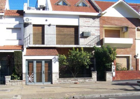 Frente de MORENO, JOSE MARIA AV. 1209 desde la vía pública