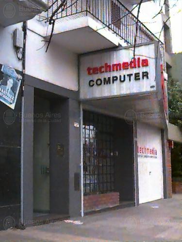 Frente de DIRECTORIO AV. 448 desde la vía pública