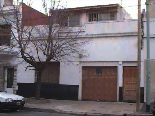 Frente de BEAUCHEF 973 desde la vía pública
