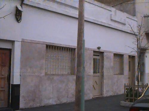 Frente de BEAUCHEF 965 desde la vía pública