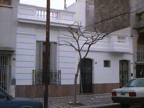 Frente de BEAUCHEF 949 desde la vía pública