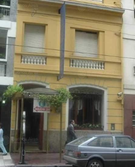 Frente de BEAUCHEF 229 desde la vía pública