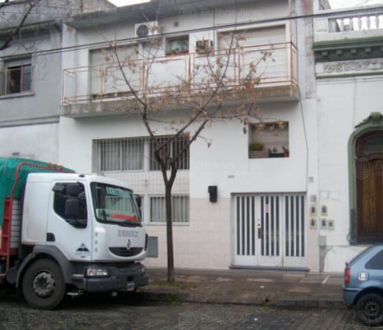 Frente de DOBLAS 1375 desde la vía pública