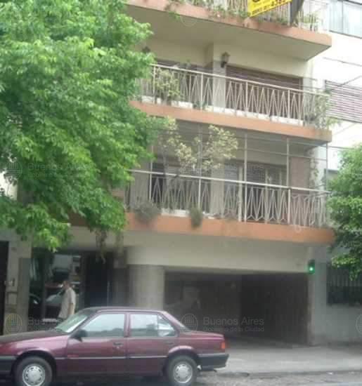 Frente de SENILLOSA 345 desde la vía pública