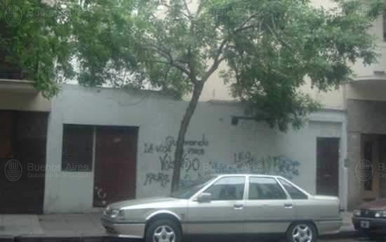 Frente de SENILLOSA 233 desde la vía pública