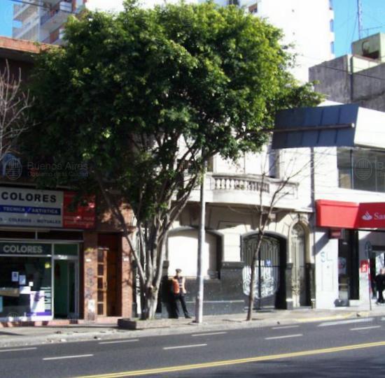 Frente de LA PLATA AV. 1035 desde la vía pública