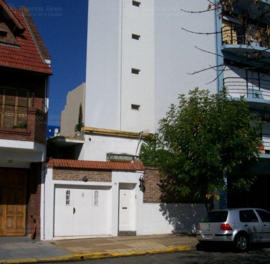 Frente de RIVERA, PEDRO I., DR. 3222 desde la vía pública