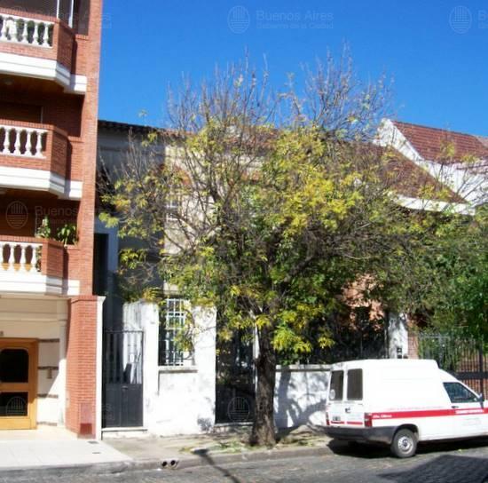 Frente de RIVERA, PEDRO I., DR. 3250 desde la vía pública