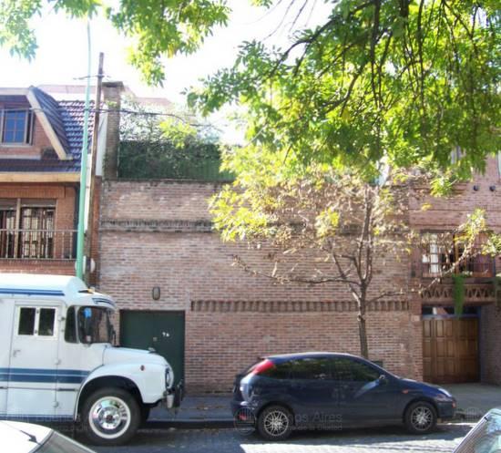 Frente de CONDE 2685 desde la vía pública