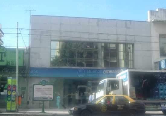 Frente de RIVADAVIA AV. 6136 desde la vía pública