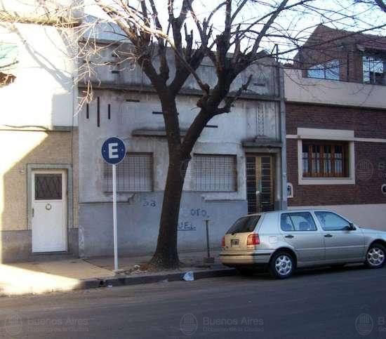 Frente de MIRO 835 desde la vía pública