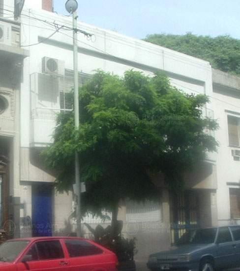 Frente de MIRO 411 desde la vía pública