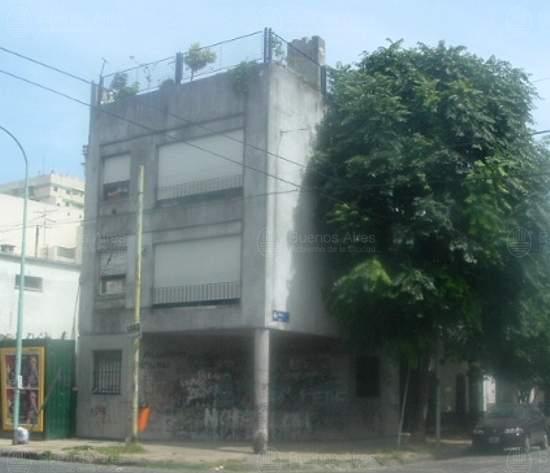 Frente de MIRO 493 desde la vía pública