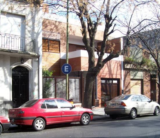 Frente de PUAN 783 desde la vía pública