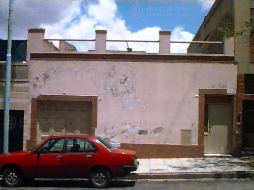 Frente de LAUTARO 1647 desde la vía pública