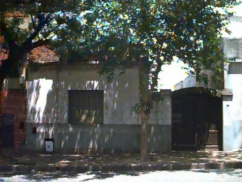 Frente de LAUTARO 1623 desde la vía pública