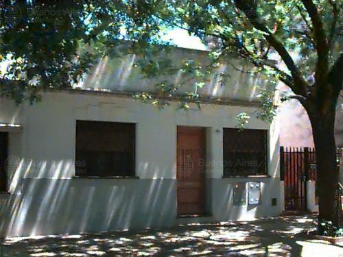 Frente de ASAMBLEA AV. 1989 desde la vía pública