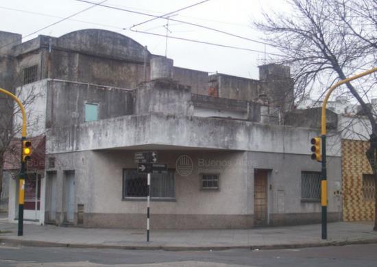 Frente de ASAMBLEA AV. 1795 desde la vía pública