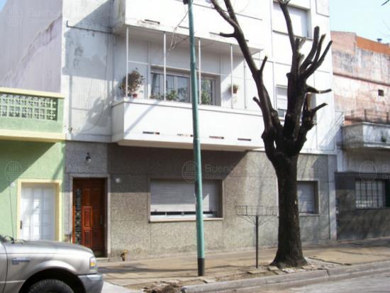 Frente de MITRE, EMILIO 1735 desde la vía pública