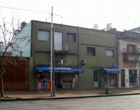 Frente de CASTAÑARES AV. 1425 desde la vía pública