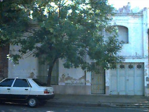 Frente de BALBASTRO 1379 desde la vía pública