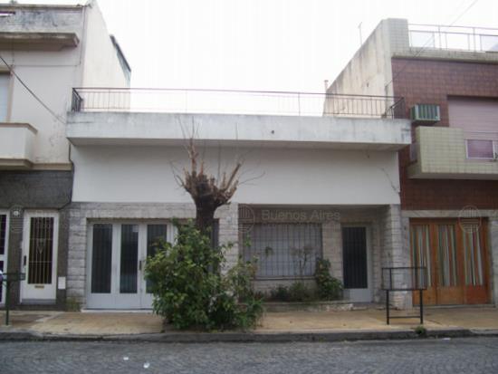 Frente de DIAZ, AVELINO 1247 desde la vía pública