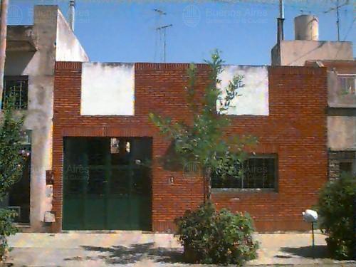 Frente de ZELARRAYAN 1382 desde la vía pública