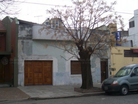 Frente de CASTAÑARES AV. 1219 desde la vía pública
