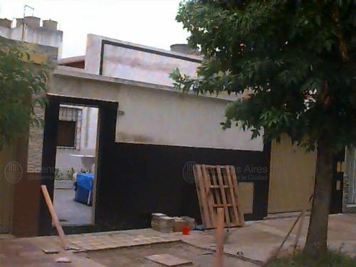 Frente de BERON DE ASTRADA 2230 desde la vía pública