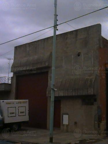 Frente de BERON DE ASTRADA 2248 desde la vía pública