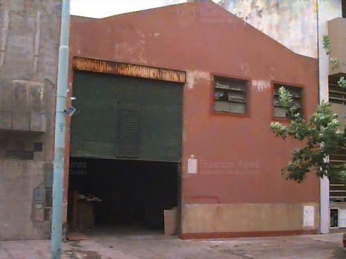 Frente de BERON DE ASTRADA 2254 desde la vía pública