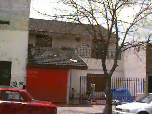 Frente de BERG, CARLOS 3552 desde la vía pública