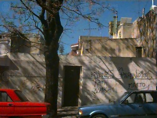 Frente de TANDIL 2988 desde la vía pública