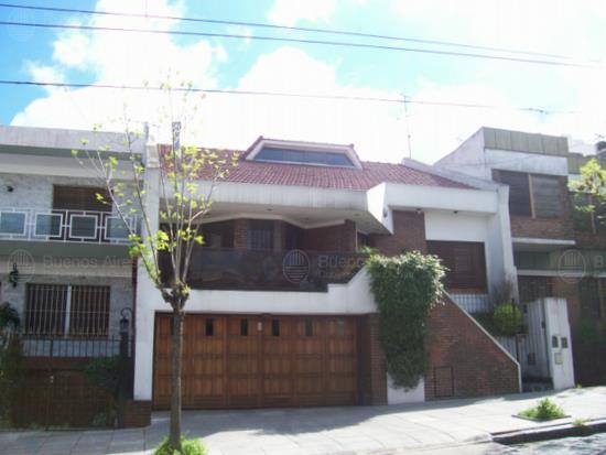 Frente de REMEDIOS 2715 desde la vía pública