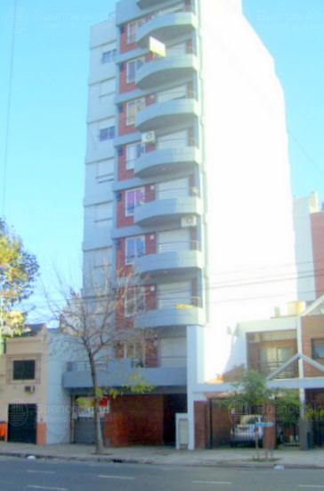 Frente de DIRECTORIO AV. 2785 desde la vía pública