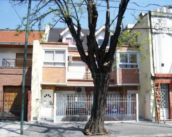Frente de CULPINA 713 desde la vía pública