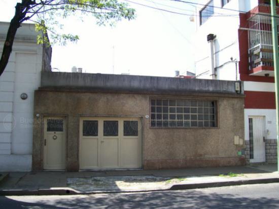 Frente de PILLADO 734 desde la vía pública