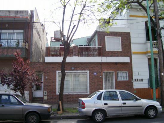 Frente de CULPINA 888 desde la vía pública