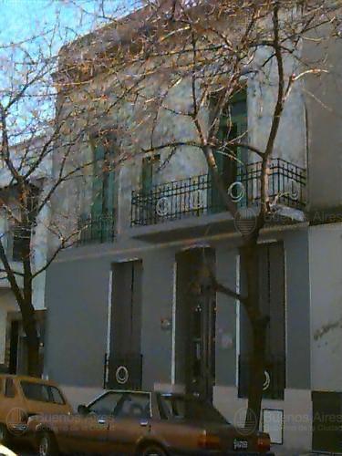 Frente de VARELA 241 desde la vía pública