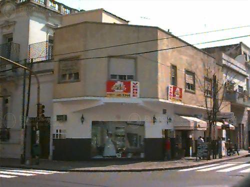 Frente de VARELA 195 desde la vía pública