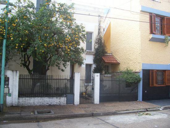 Frente de CARRIEGO, EVARISTO 930 desde la vía pública