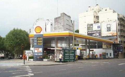 Frente de ALVAREZ THOMAS AV. 2032 desde la vía pública