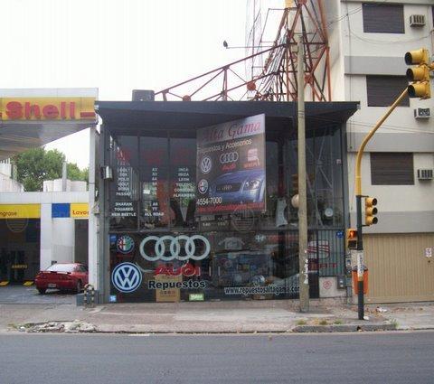 Frente de ALVAREZ THOMAS AV. 2042 desde la vía pública