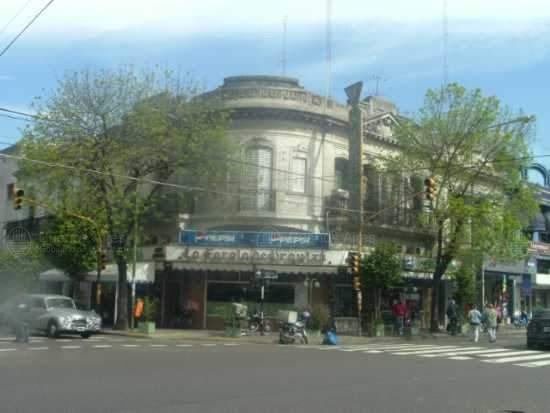 Frente de DIAZ COLODRERO 2382 desde la vía pública