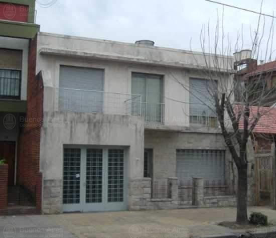 Frente de PACHECO 3284 desde la vía pública